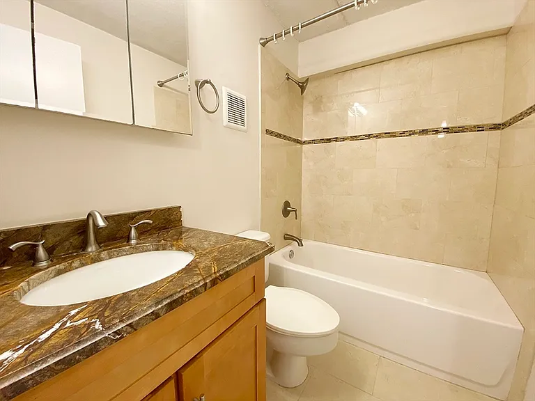 108 Peterborough St #3H — Photo 5