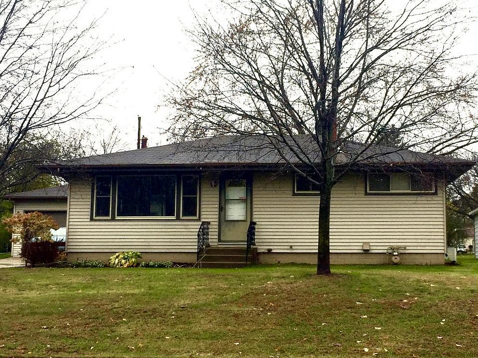 1st image of 833 22nd Ave N