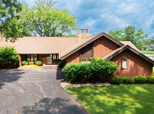 280 Winterberry Ln, Okemos, MI 48864