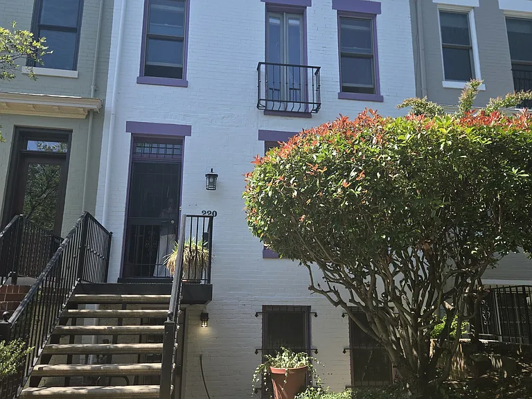 220 S Carolina Ave SE — Photo 1