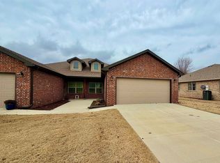 236 Turnberry Ct, Mountain Home, AR 72653