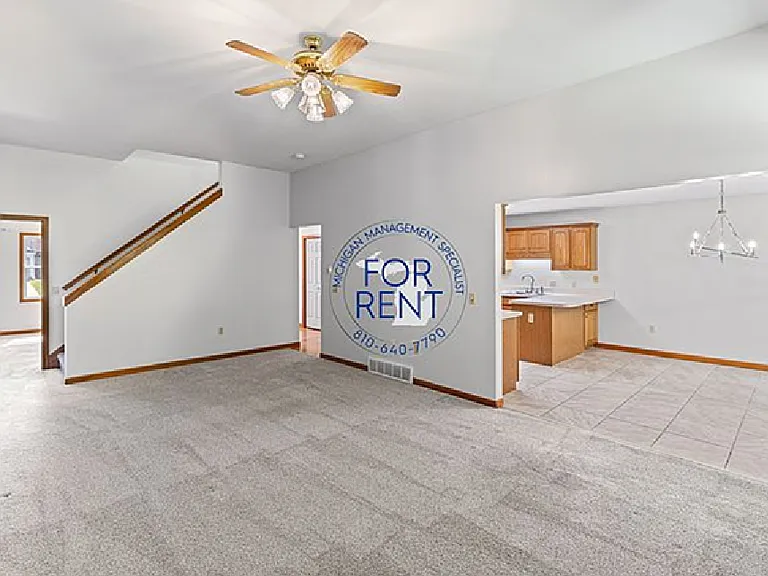3263 Silverwood Dr — Photo 32