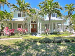 8 NE Lagoon Island Ct, Sewalls Pt, FL 34996