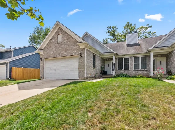 260-262 Chaparral Cir, Elgin, IL 60120