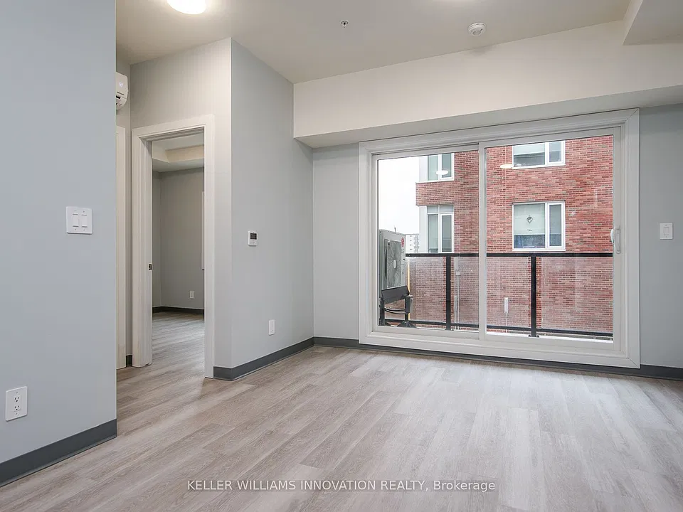 10 Queen St #203