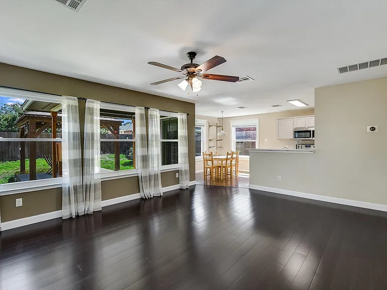 12816 Thomas Jefferson St — Photo 4