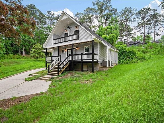3rd image of 108 Glenwood Cir