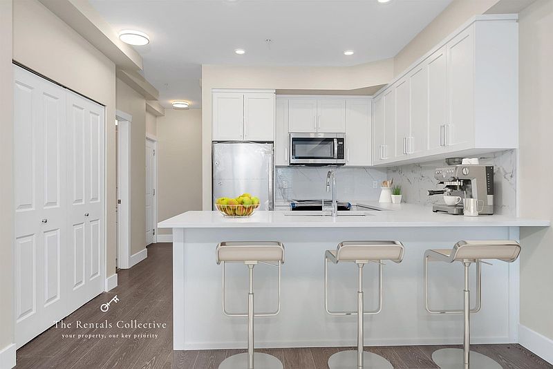 Surrey Townhouse for rent - 3 Bedrooms — photo 3