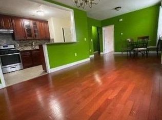 8801 208th St, Queens Village, NY 11427