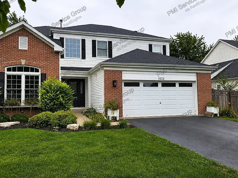 1523 Schumacher Dr — Photo 1