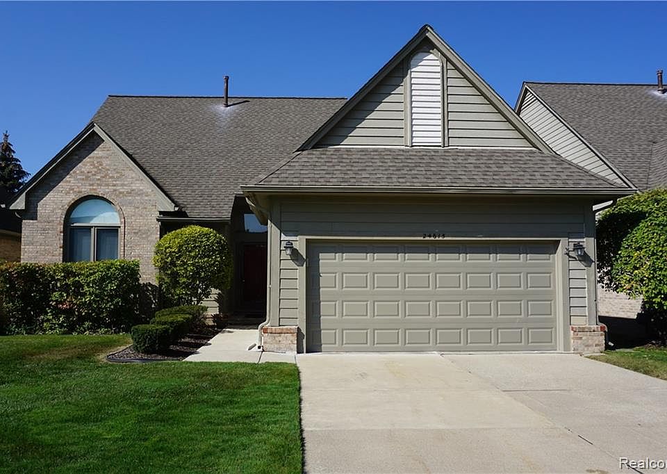 1st image of 24615 Edgewood Dr #1