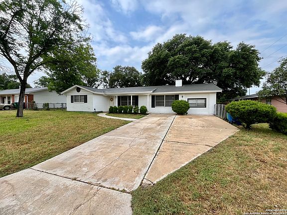 3rd image of 782 CLEARVIEW DR