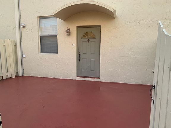 3rd image of 1655 NE 115th St #A