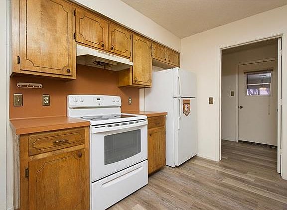 4th image of 3700 Rocky Hollow Trl