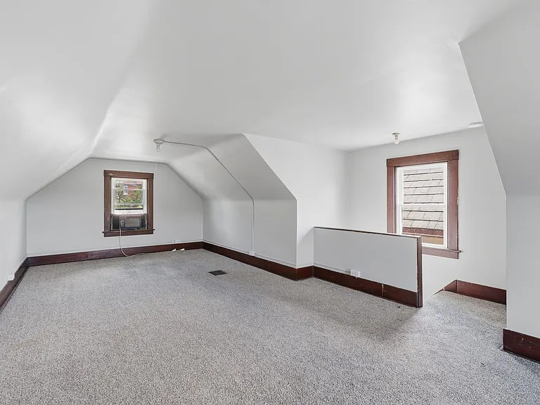 135 Saint Joseph St — Photo 22