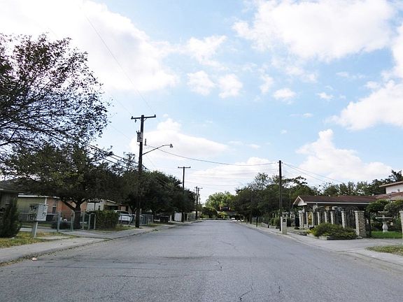 4th image of 126 Hortencia Ave