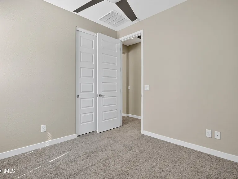 2350 W Gloria Ln — Photo 29