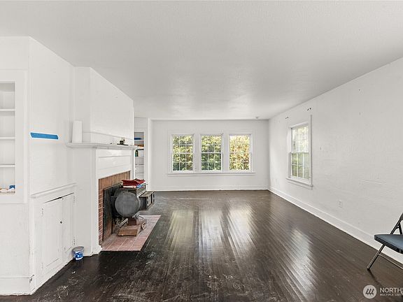 2nd image of 409 W 5th Street