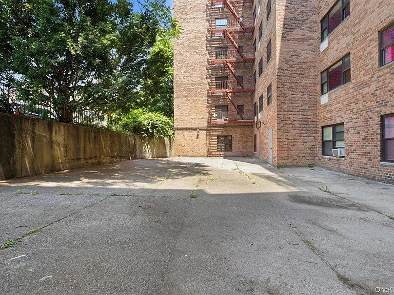671 Bronx River Rd #2N — Photo 15