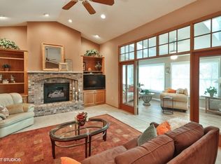 225 Lily Pond Cir, Loretto, MN 55357