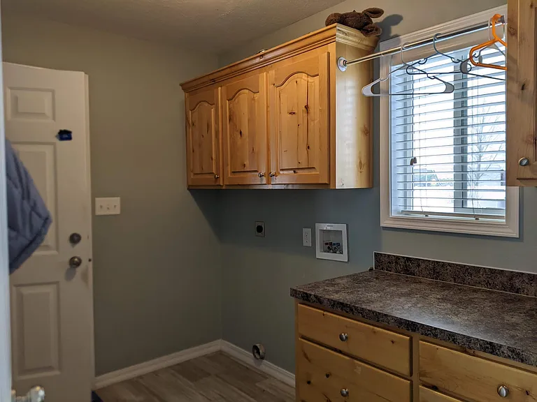 1491 Avon Ln — Photo 18
