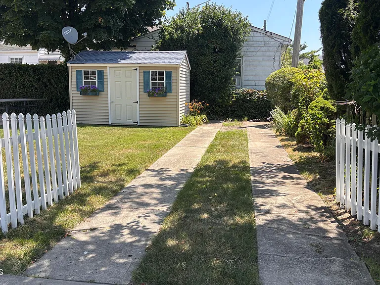 325 15th Ave — Photo 33
