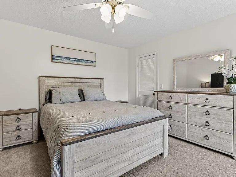 825 Center St #32B — Photo 17