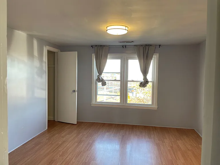 28 Cedar St #3 — Photo 15