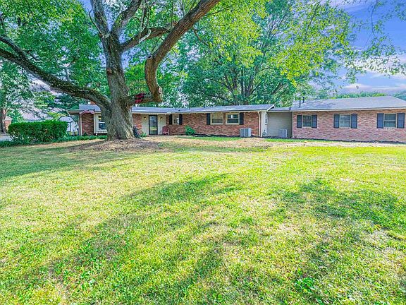 2nd image of 3449 Lakeview Dr
