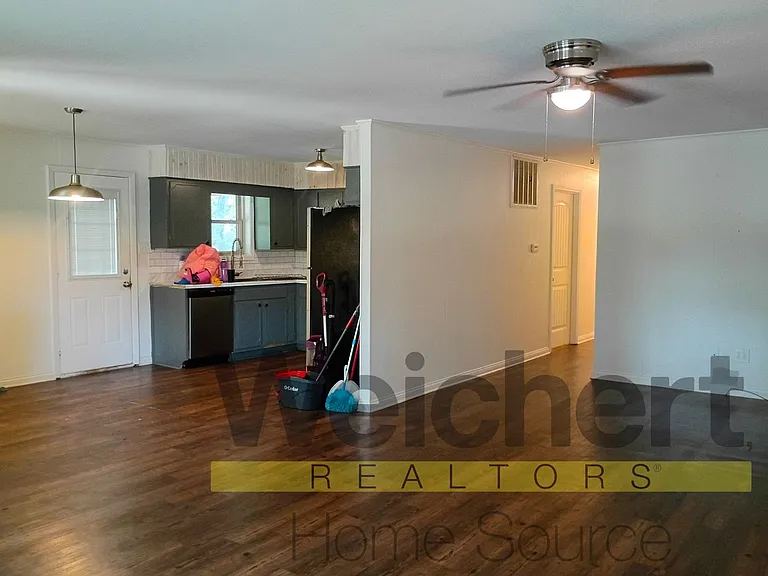 5505 Mark St — Photo 9