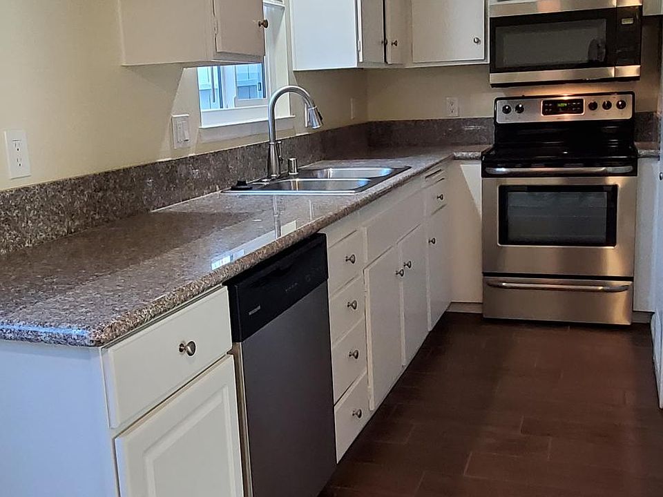 Fully remodeled kitchen with new Dishwasher