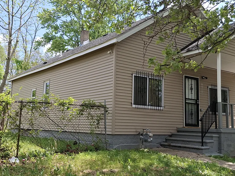 17538 Lumpkin St — Photo 2