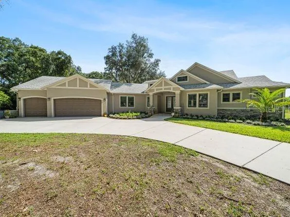809 Starlifter Ln, Valrico, FL 33594