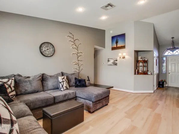 8816 N Bottlebush Ln, Tucson, AZ 85742