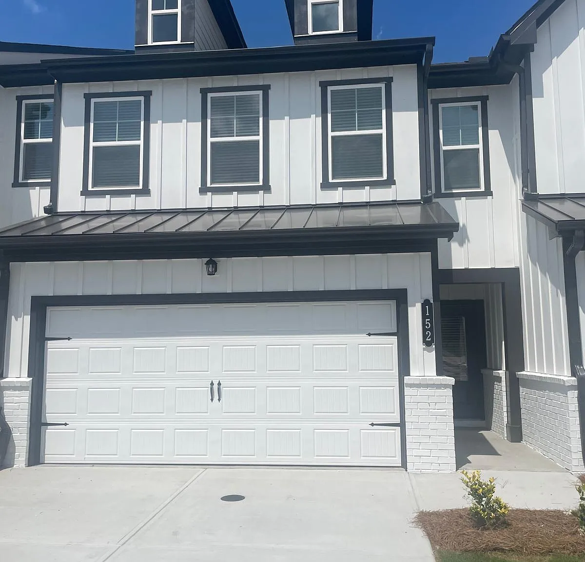 3 bed, 2.5 bath, 1850 sqft, $1,900 — Photo 1