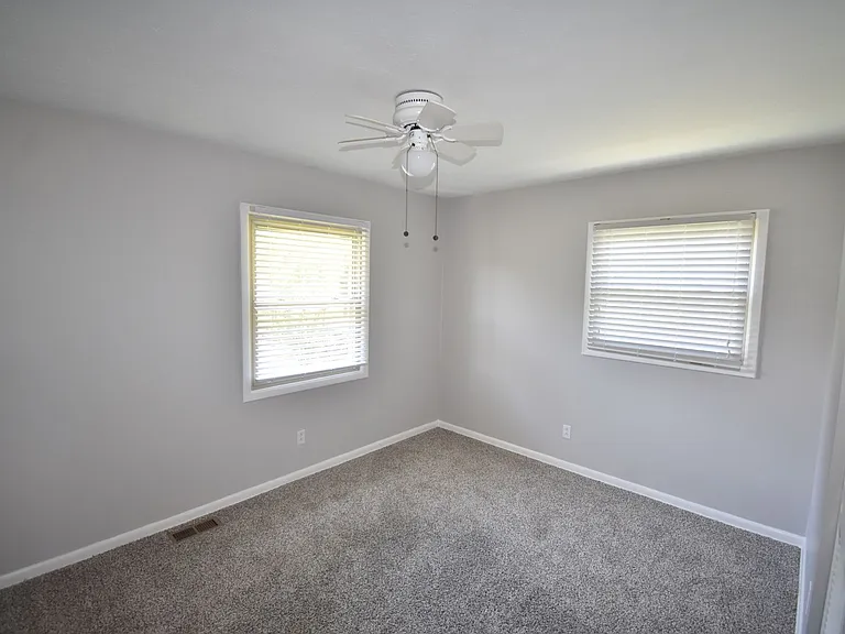 328 Desmond Dr — Photo 13