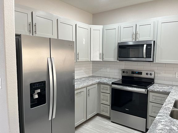 4th image of 24133 Evergreen Dr