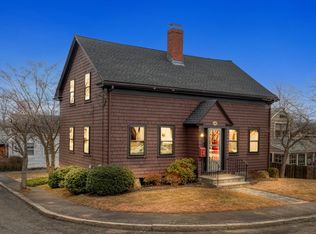 2 Chestnut St, Marblehead, MA 01945