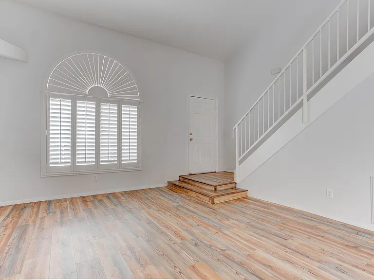 690 Ambling Gait Ave — Photo 3