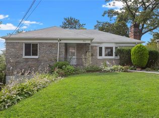 75 Algonquin Rd, Yonkers, NY 10710