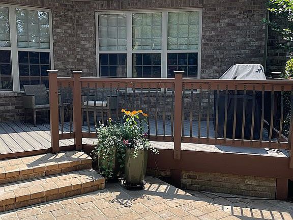 4th image of 401 Bouchillion Dr