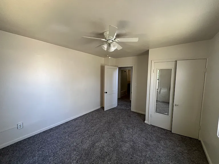 575 W Ash St — Photo 8