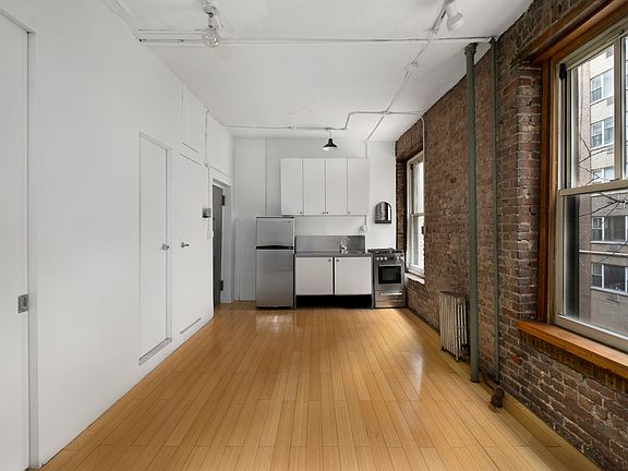 2nd image of 308 Mott St APT 1B