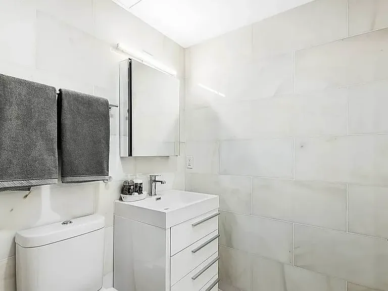 219 S 3rd St #3R — Photo 6