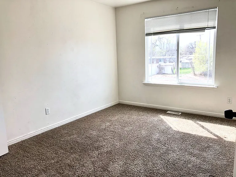 2574 W Robin Rd — Photo 7