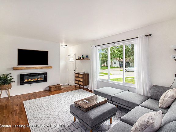 3rd image of 4406 Willesdon Ave