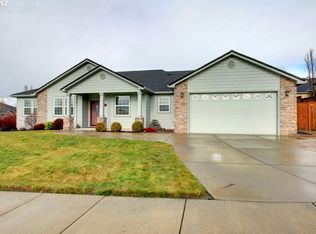 5 Milagros Ct, Eagle Pt, OR 97524