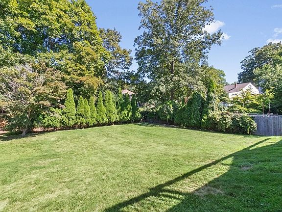 3rd image of 63 Rockridge Rd