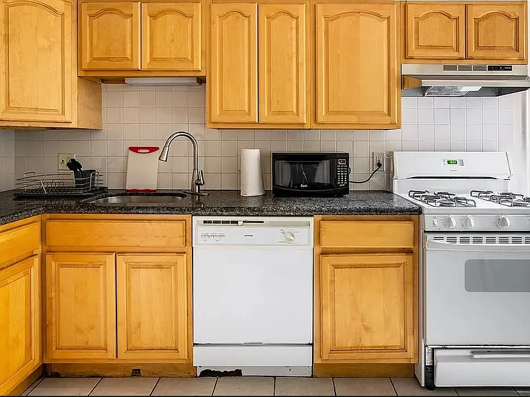 10 Strathmore Rd #3 — Photo 16
