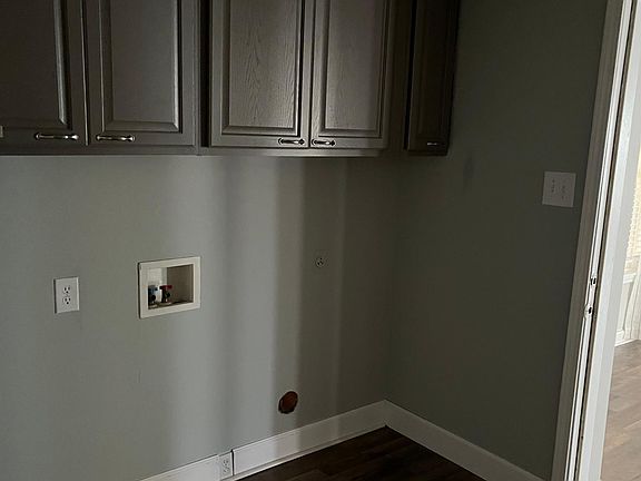 4th image of 8116 Dunn Ln E